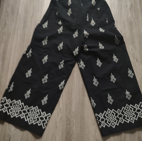 New Adrianna Papell Black Wide-Leg Pants with White Geometric Pattern - Picture 5 of 5